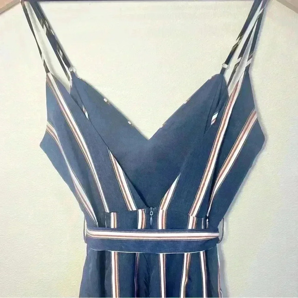 Selfie Leslie Women’s Kallie Navy Striped Jumpsuit Size X-Small - Picture 3 of 13
